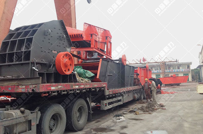錘破機(jī)發(fā)貨現(xiàn)場