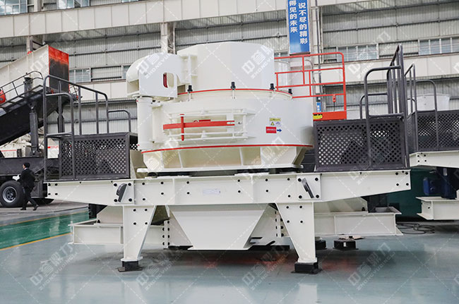 立軸式?jīng)_擊破碎機(jī)特點(diǎn) 立軸式?jīng)_擊破碎機(jī)特點(diǎn)