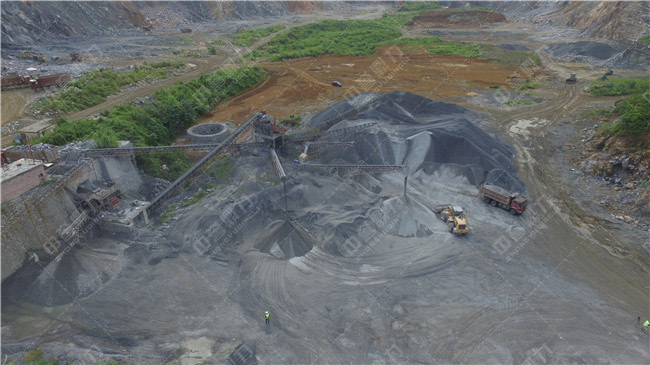 人造石料生產(chǎn)線實現(xiàn)施工砂石破碎成為施工項目的得力助手