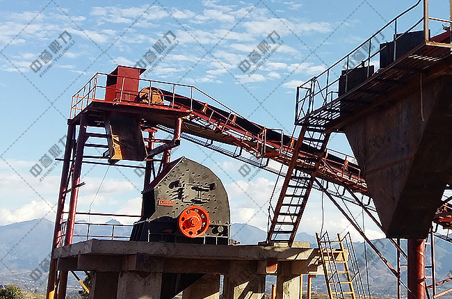 公路石料生產(chǎn)線破碎機(jī)