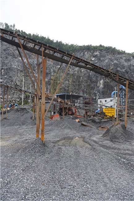 時(shí)產(chǎn)200噸機(jī)制砂生產(chǎn)線現(xiàn)場(chǎng)案例圖片