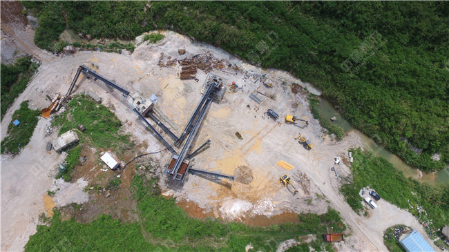 時產(chǎn)350噸制砂生產(chǎn)線-湖南懷化中方縣下坪鄉(xiāng)抗應(yīng)洞采石場