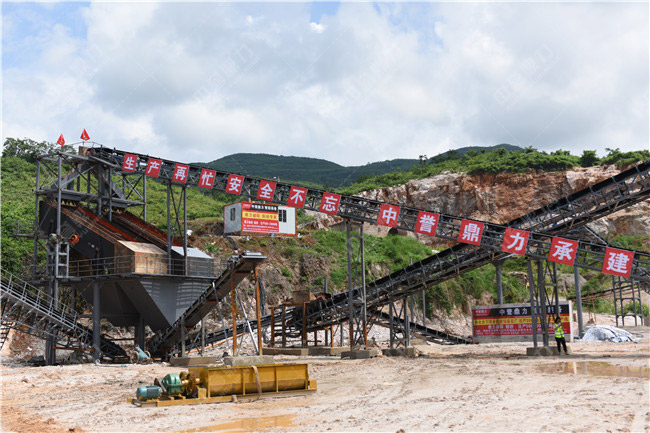 時產(chǎn)350噸制砂生產(chǎn)線-湖南懷化中方縣下坪鄉(xiāng)抗應(yīng)洞采石場